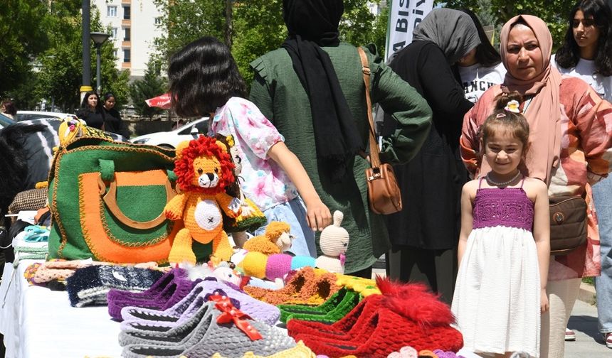 Diyarbakır’da üçüncü kadın buluşması: El emeği ürünler sergilendi
