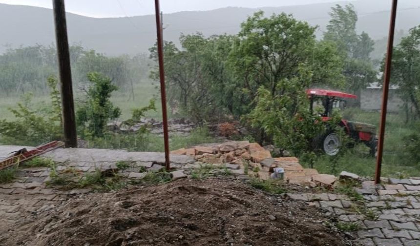 Diyarbakır’ın ilçesini dolu vurdu: Ekinlere zarar verdi