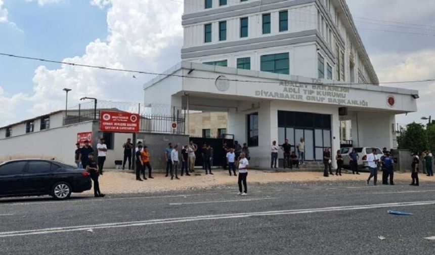 Diyarbakır’da akraba aileler çatıştı: Ölü ve yaralılar var!