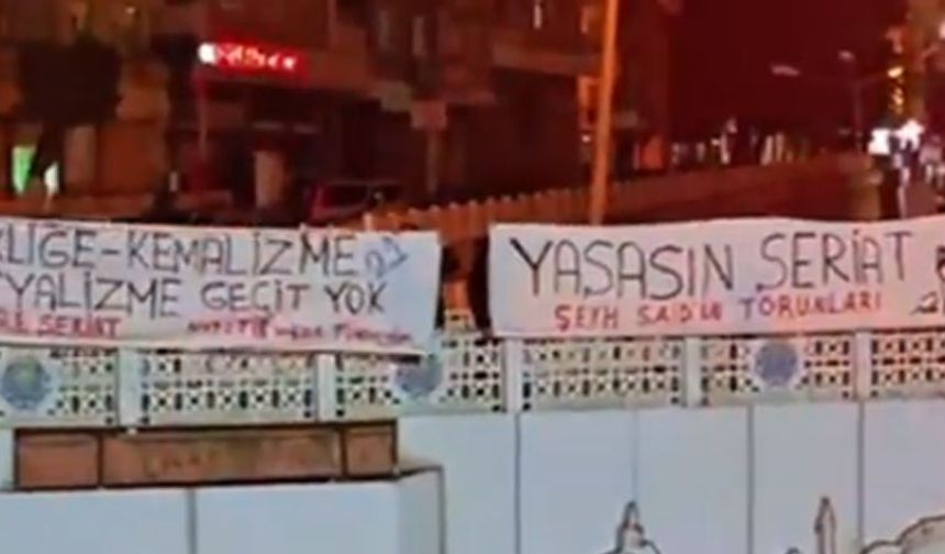 Diyarbakır’ın dört bir yanına astılar: “Yaşasın şeriat”