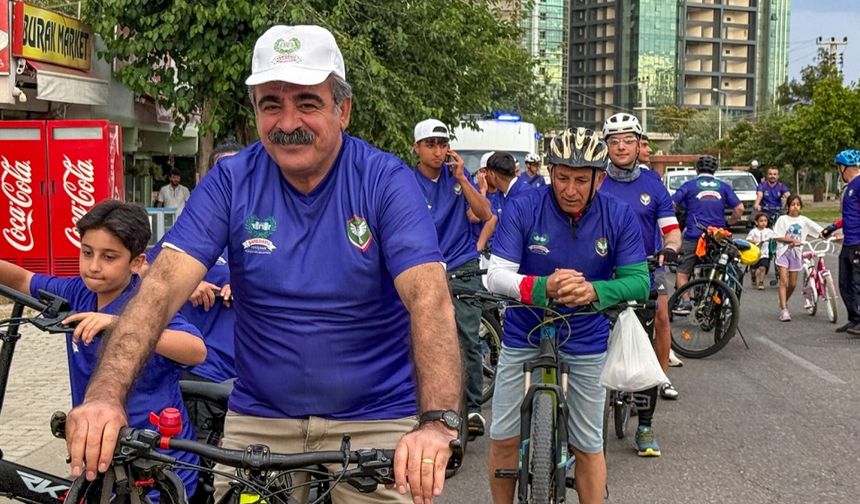 Diyarbakır’da belediye başkanı ‘doğa’ için pedal çevirdi