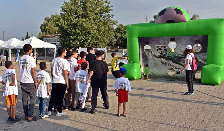Diyarbakır’da çocuklar şenlikte doyasıya eğlendi