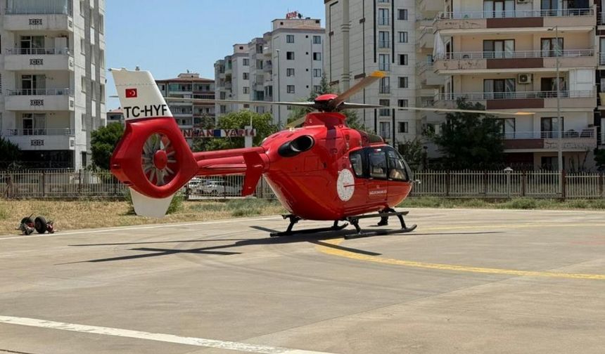 Diyarbakır’da havuza düştü: Ambulans helikopter Akmeşe için havalandı