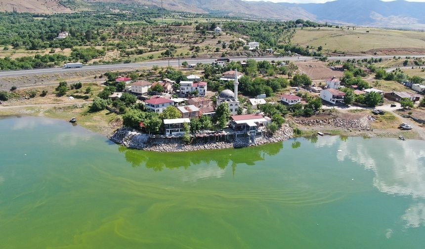 Sular yükselince Elazığ’daki köy yarımadaya döndü, manzarası büyüledi!