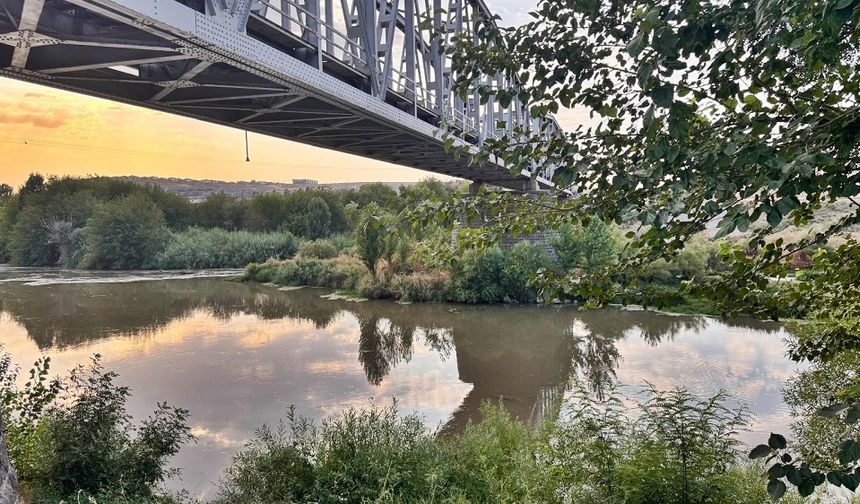 Diyarbakır’da kanalizasyon suyu Dicle Nehri’ne karışıyor!