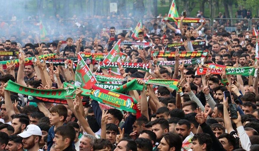 Diyarbakır'da "UEFA" sesleri: Amedspor için şaşırtan pankart!