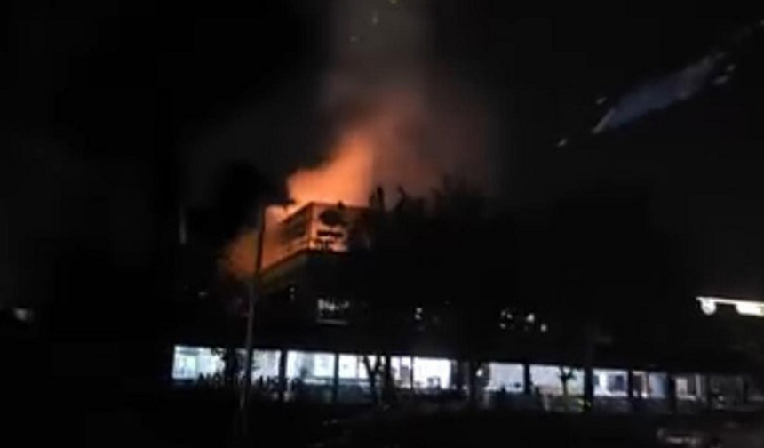 Diyarbakır'da restoran yangını: 2 kişi dumandan etkilendi!