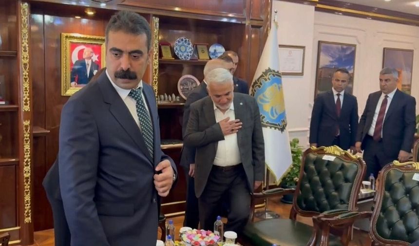 Diyarbakır'da tarihi buluşmada soğuk mesafe: Gündem oldu