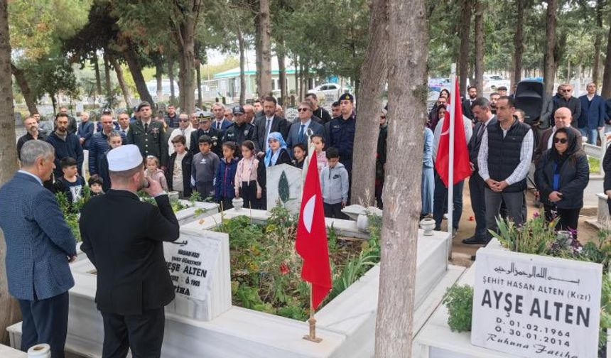 Neşe Alten ve babası mezarı başında anıldı