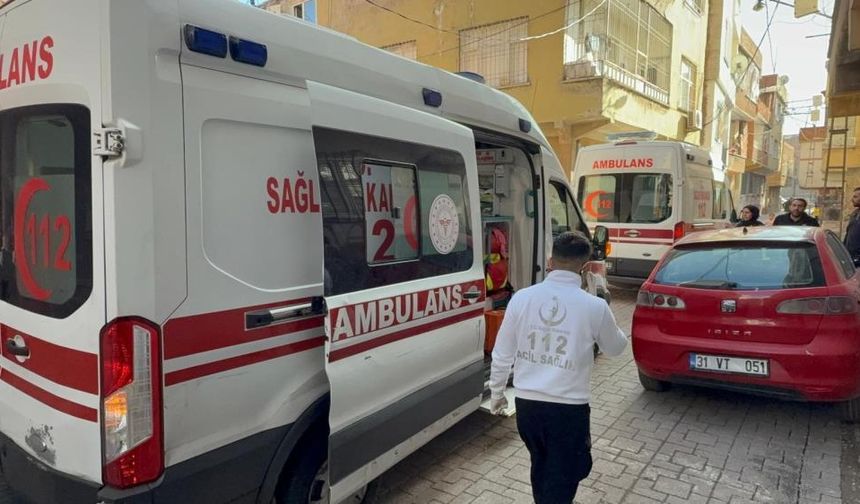 Diyarbakır'daki apartmanda yangın: 2'si çocuk 7 kişi etkilendi!