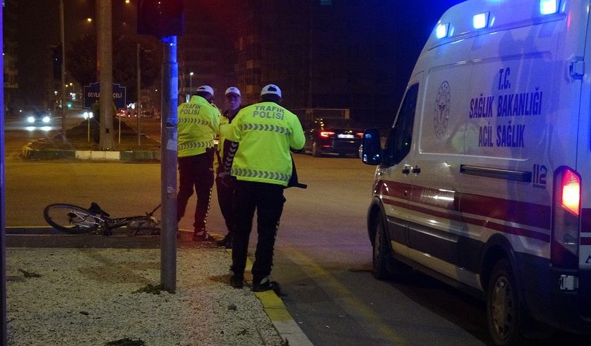 Kilis’te otomobil ve bisiklet kazasında ağır yaralı var!