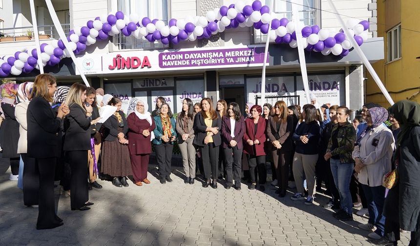 Diyarbakır'da belediye açtı: "Kadınların evi, yurdu olacak!"