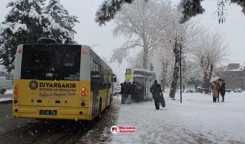 Kar yağdı Diyarbakır beyaza büründü: Hava durumu belli oldu!