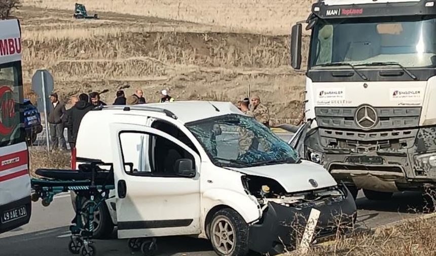 Muş'ta iki ayrı kaza: 2 ölü, 4 yaralı