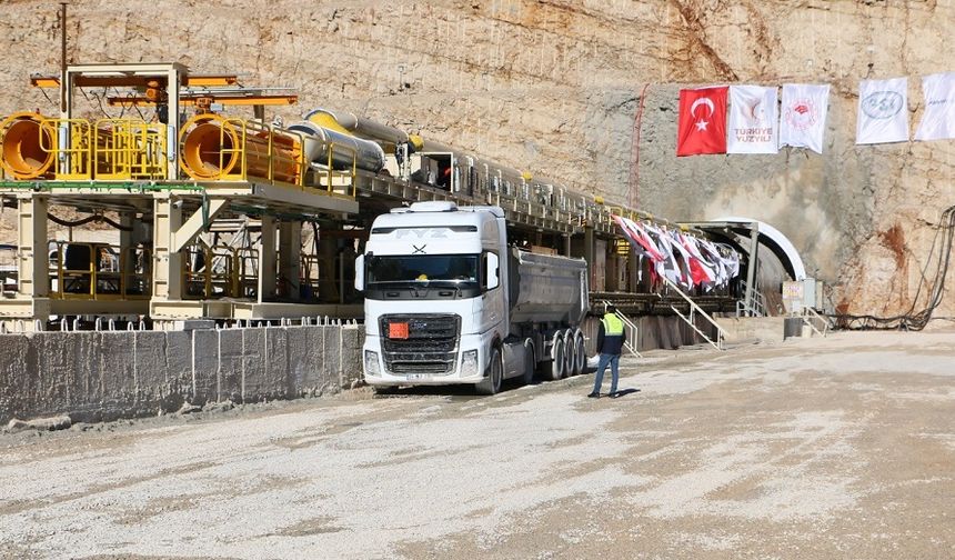 Bakan müjdeyi verdi: Diyarbakır’da 305 bin kişi işe alınacak!