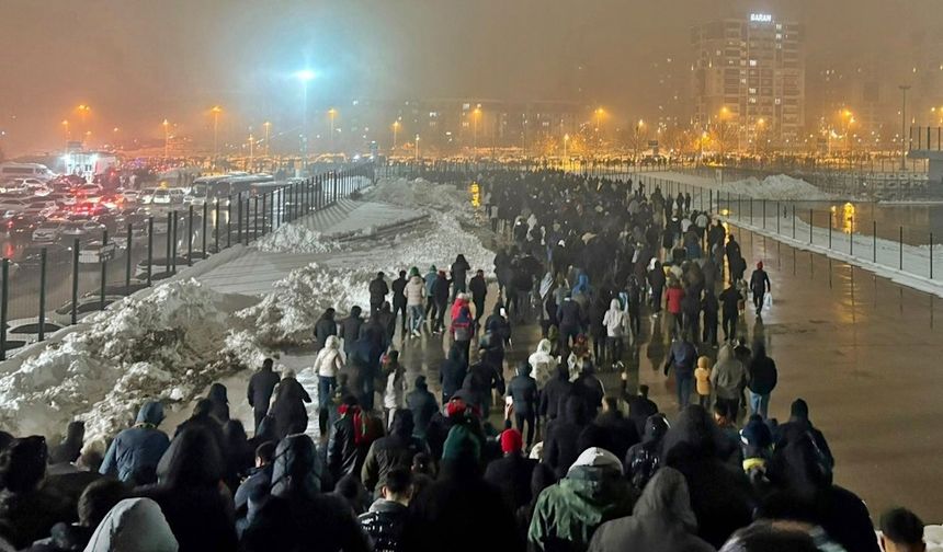 Diyarbakır’da gündem olan fotoğraf: Bu insanlar nereye yürüyor?