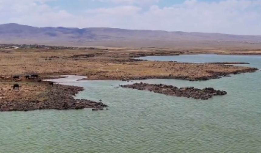 Kimse bilmiyordu: Karacadağ'da 'krater gölü' ortaya çıktı!