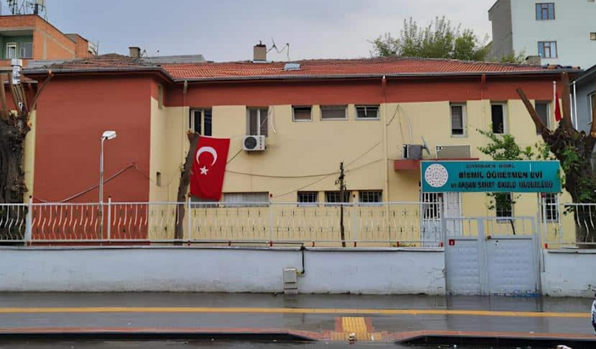 Diyarbakır'daki öğretmenevi kapatıldı: Tepki geldi!