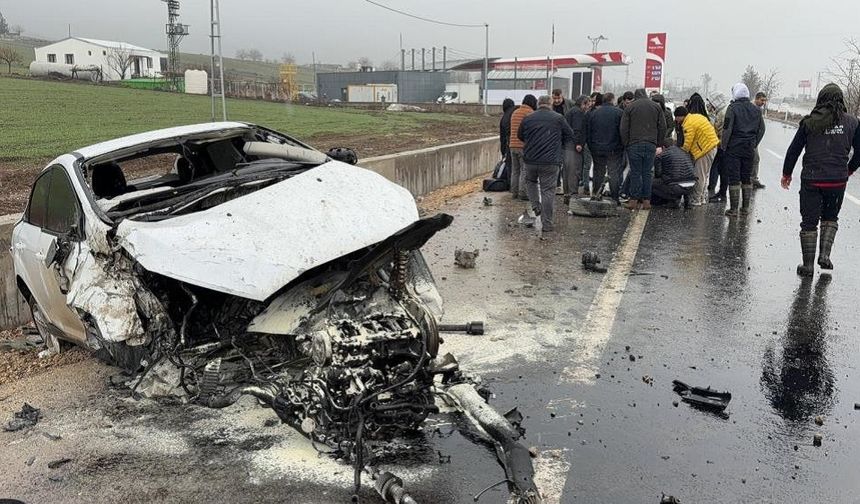 Diyarbakır’da kaza: Ortalık savaş alanına döndü, yaralılar var!