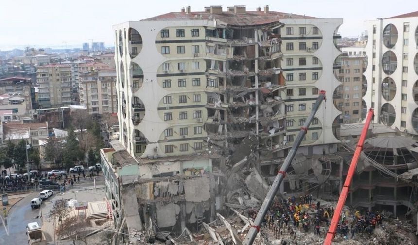Diyarbakır'da “Binaların kolonlarında demir yok!” dedi: Kentsel dönüşüm çağrısı yaptı!