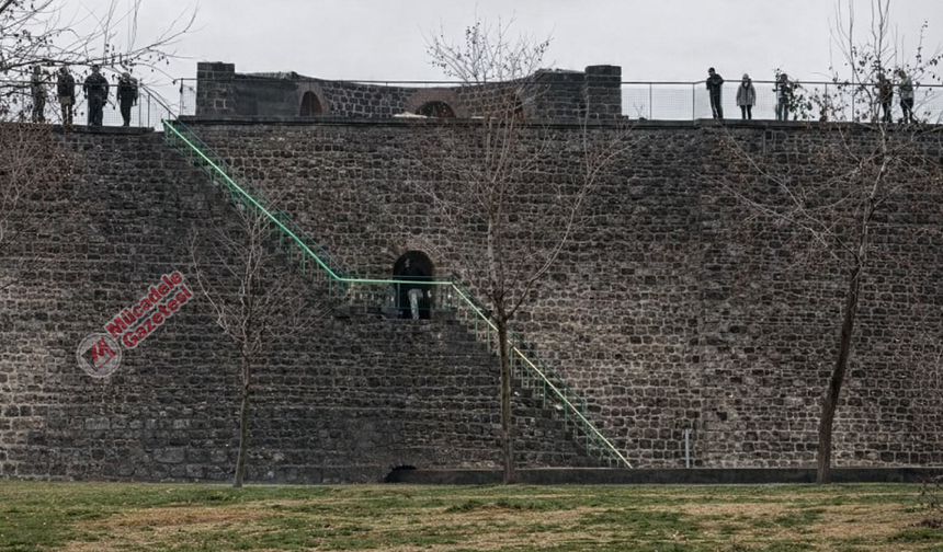 Diyarbakır Surlarına LED ışık takıldı: Tartışma başladı!