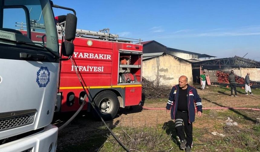 Diyarbakır'da plastik fabrikasında korkutan yangın!