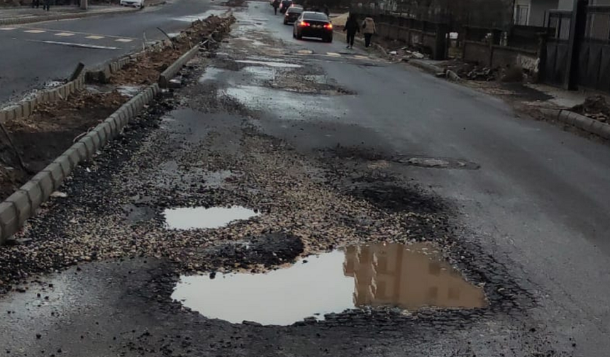 Diyarbakır’da yol çilesi: Yapımı 5 ay, ömrü 2 ay sürdü!