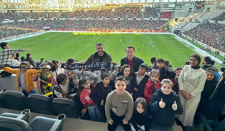 İlk kez Amedspor maçını izlediler: Kaymakam da eşlik etti