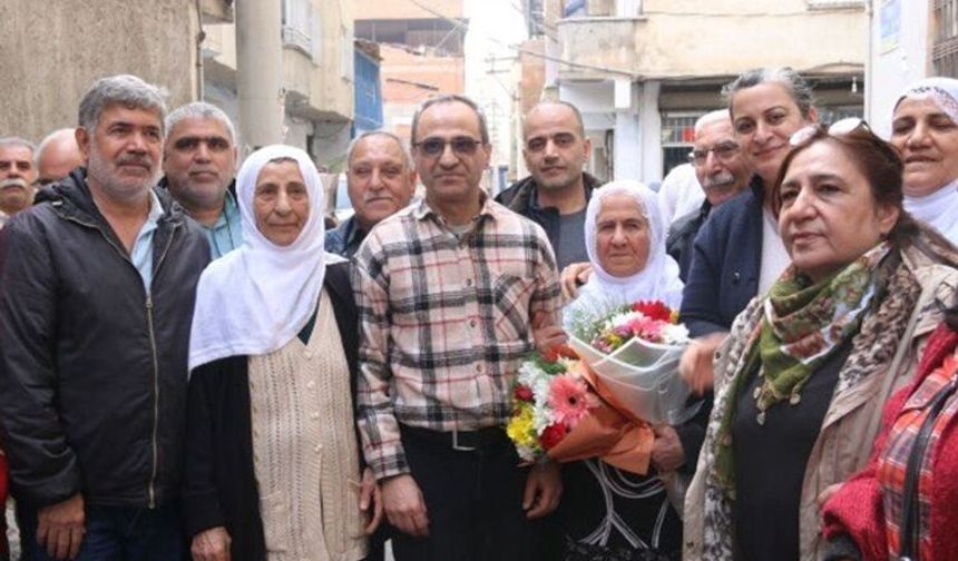 32 yıl cezaevinde kaldı: Diyarbakır'da zılgıtlarla karşılandı!