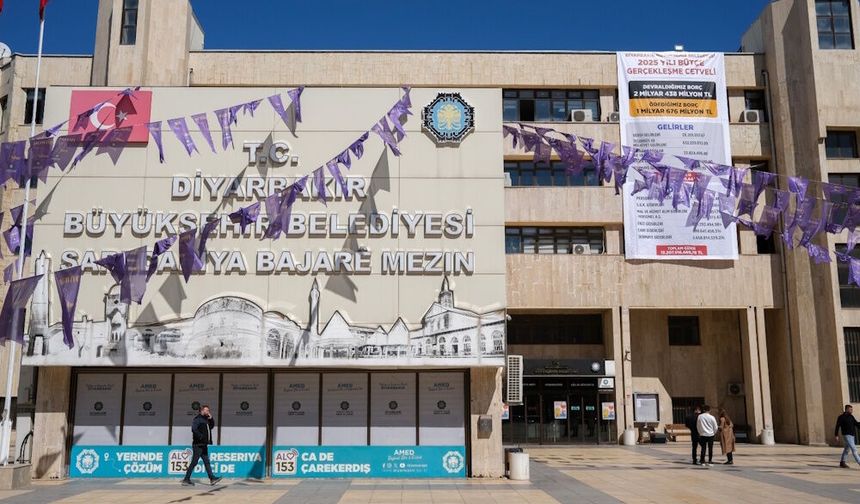 Diyarbakır Büyükşehir borcunu binaya astı: İşte gelir-giderleri