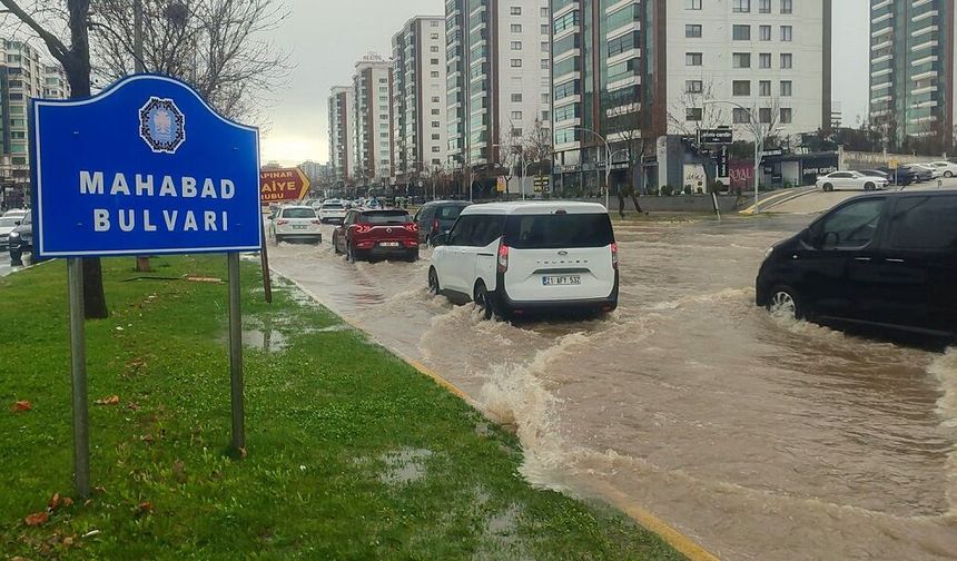 Diyarbakır Büyükşehir yağmur mesaisinde!
