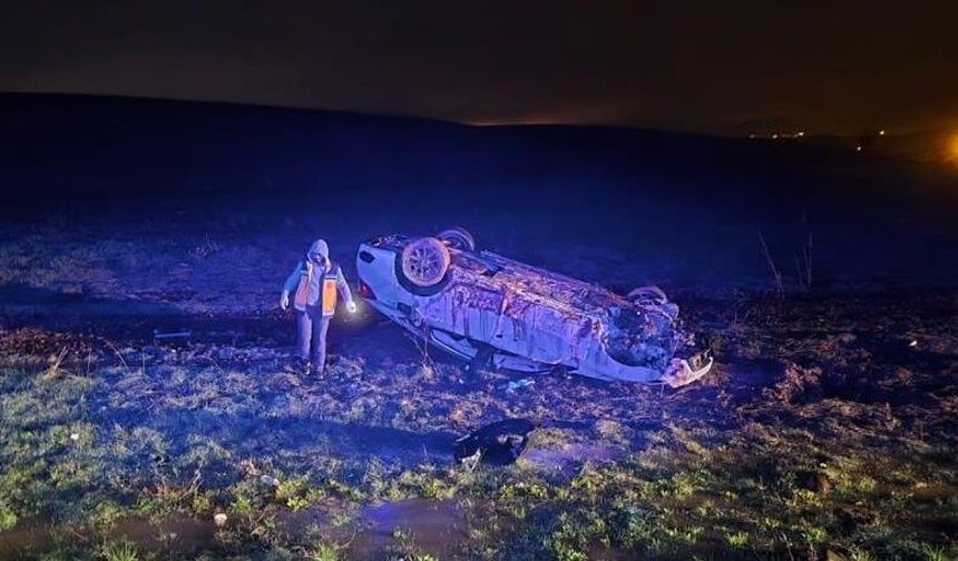 Diyarbakır karayolunda otomobil takla attı!