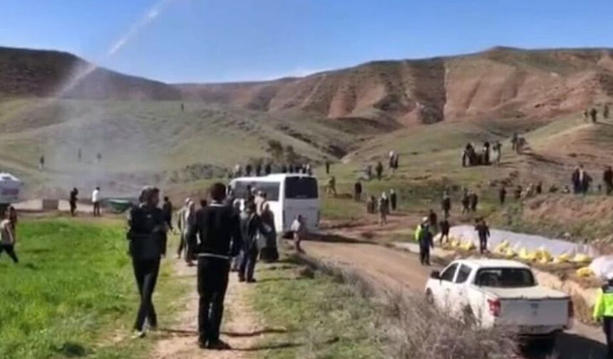 Diyarbakır’daki köyde eylem: Köylüler darp edildi, gözaltılar var!