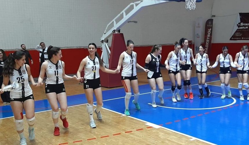 Diyarbakırspor Voleybol Takımı şampiyon oldu: Halayla kutladılar!