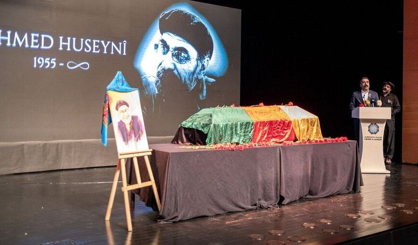 Kürt şair Ehmed Huseynî Diyarbakır’dan uğurlandı