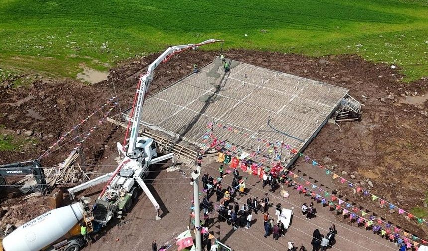 Diyarbakır’da belediyeden yeni sosyal tesis: Temeli atıldı
