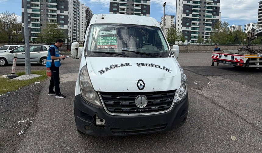 Diyarbakır’da bir minibüs trafikten men edildi: İşte sebebi!