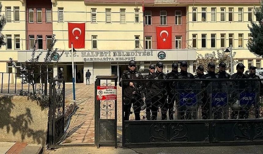 Kayyum atanmıştı: AK Partili eski belediye başkanı gözaltına alındı