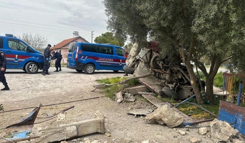 Araç hurdaya döndü: Diyarbakırlı isim gurbette öldü!