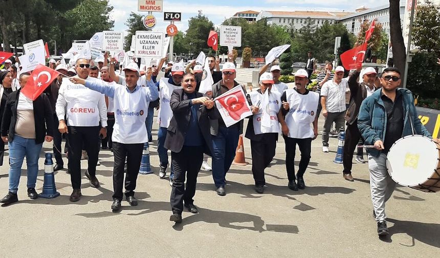 Diyarbakır Büyükşehir önünde davullu eylem!