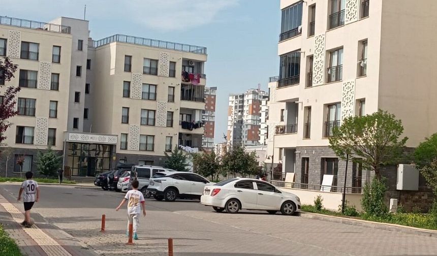 Diyarbakır'daki TOKİ konutları dökülüyor: Oturulamaz hale geldi!