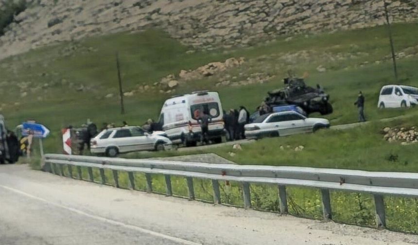 Diyarbakır'da kutlamaya giden öğrenciler kaza yaptı: Yaralılar var