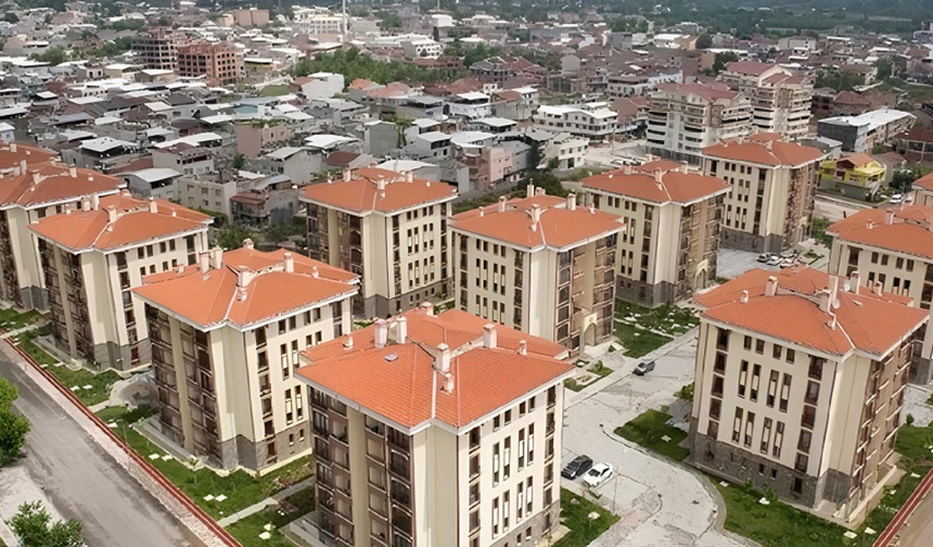 Diyarbakır’daki TOKİ sakini dertli: "30 kez aynı sorunu yaşadık!"