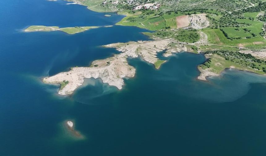 Diyarbakır'ın ‘Maldivleri’ turkuaza büründü: Yolları kapandı!