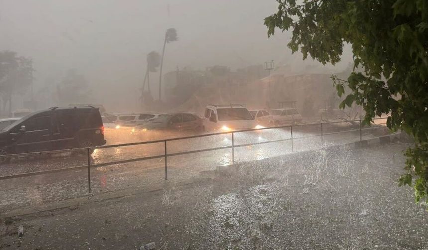 Gaziantep ile Şanlıurfa'yı sel vurdu: Ölü ve çok sayıda yaralı var!