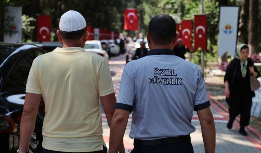Mezarlıkta sahte hoca denetimi: ‘Hocayım’ dedi, bakın kim çıktı!