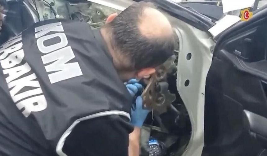 Diyarbakır’da otomobilden cephanelik çıktı!