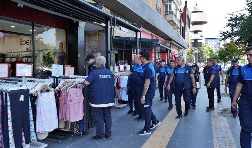 Diyarbakır'da zabıta ordusu sahaya indi: Kaldırım nefes aldı!