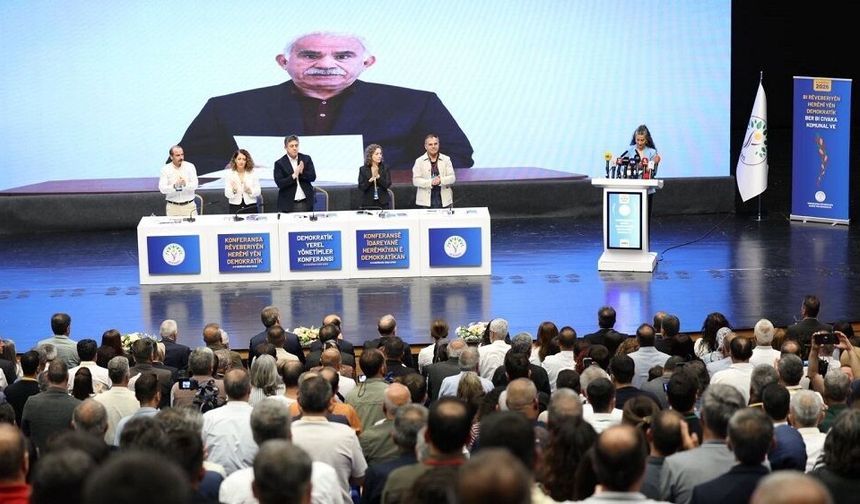 Öcalan’dan DEM Partili belediyelere eleştiri: “Küçük kırtasiyeci akılla…”