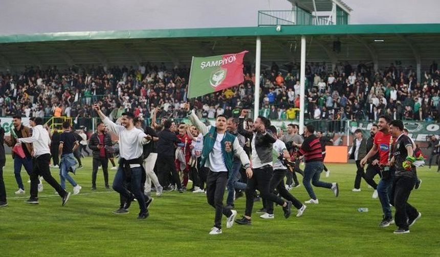 Amedspor tarihine geçmişti: Kulüpsüz kaldı, değer kaybetti!